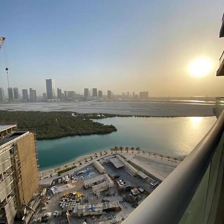 Large Size One Bedroom Apartment With Sea View Abu Dhabi Exterior photo