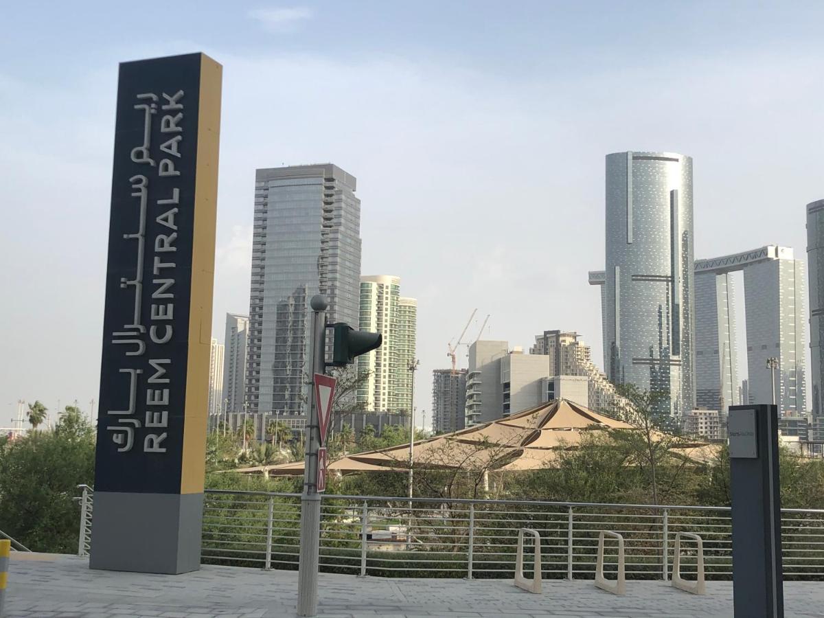 Large Size One Bedroom Apartment With Sea View Abu Dhabi Exterior photo