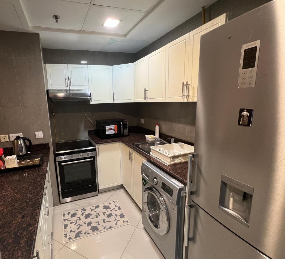 Large Size One Bedroom Apartment With Sea View Abu Dhabi Exterior photo